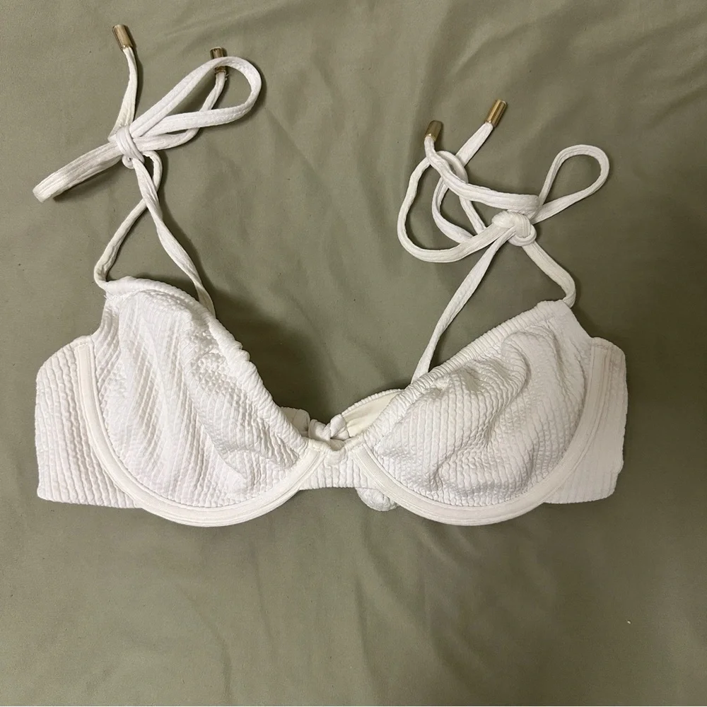 Monday Swimwear White Textured Underwire Bikini Top